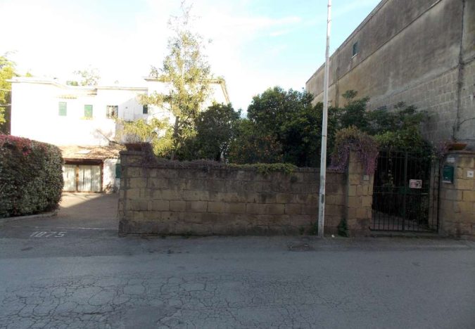 SOLUZIONE INDIPENDENTE PANORAMICA CON AMPIO SPAZIO ESTERNO
